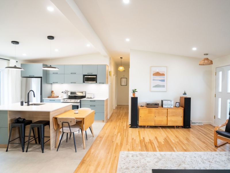 Bouffard – Rénovation complète d’une maison avec retrait d’un mur porteur, réalisé par CLG Construction