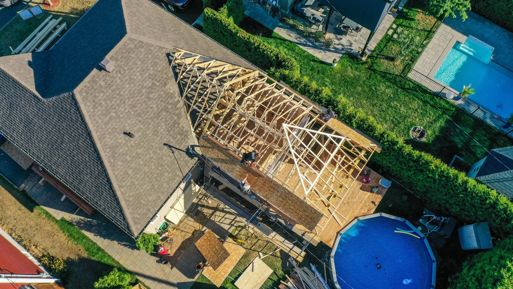 Bain Magique – Travaux extérieurs d’un bâtiment commercial, réalisé par CLG Construction