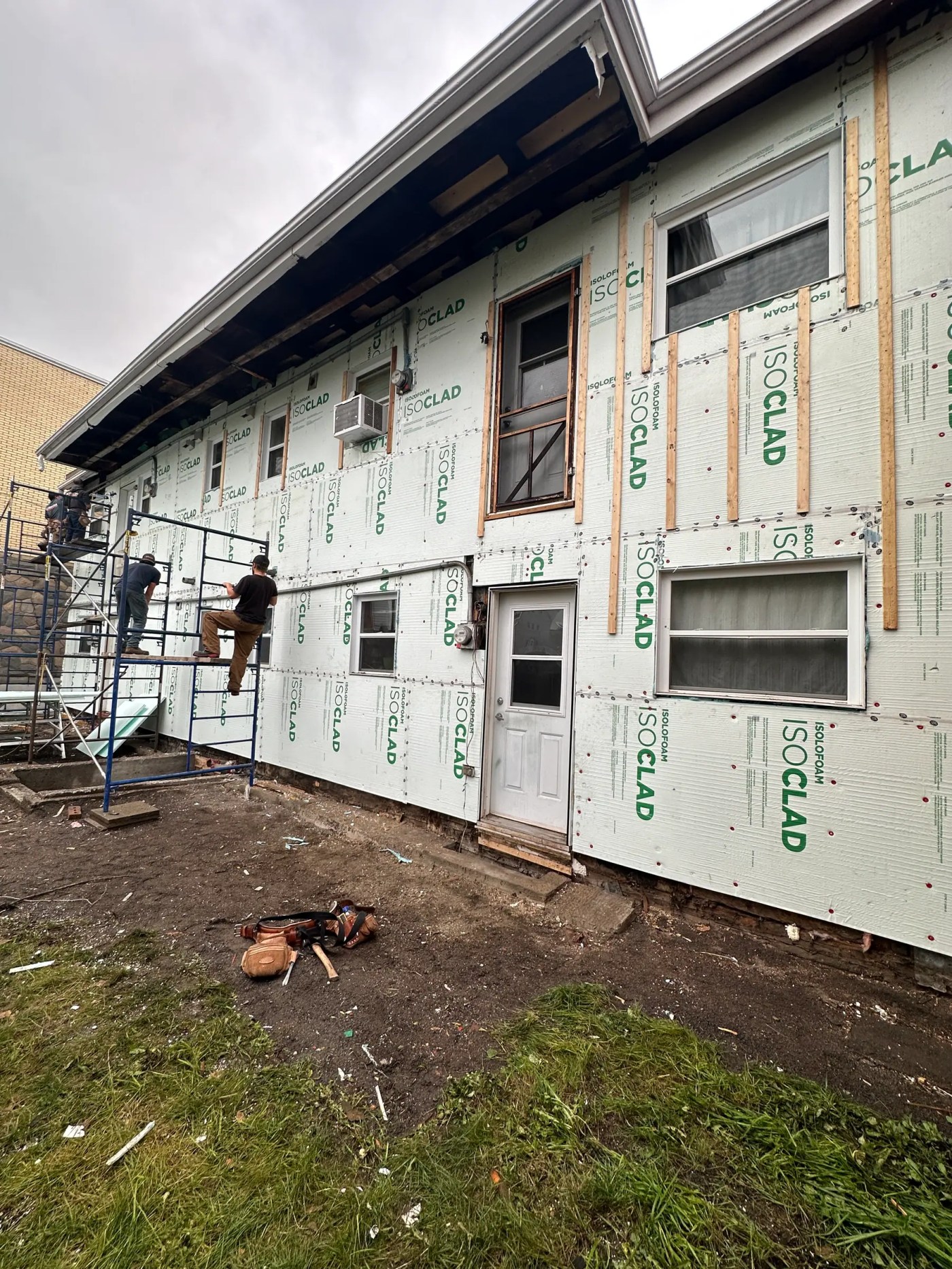 Projet Diaman – Immeuble multilogement soulevé pour des travaux de fondation, réalisé par CLG Construction (photo 5)