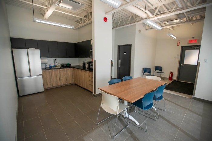 Michel Latulippe – Aménagement de bureaux et accès de chargement, réalisé par CLG Construction (photo 9)